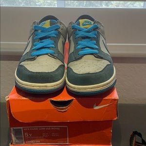 Used NYX Dunk Low sz5 fits Wmn’s 6.5/7